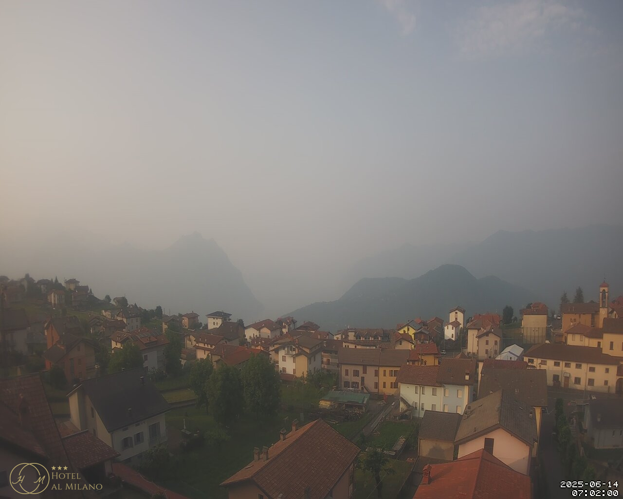 immagine della webcam nei dintorni di Spiazzi di Gromo: webcam Bossico