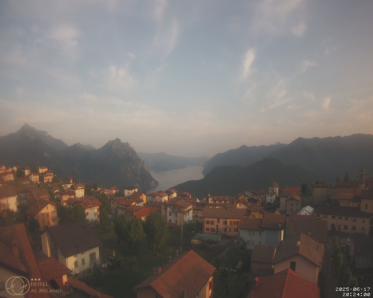 immagine della webcam nei dintorni di Spiazzi di Gromo: webcam Bossico