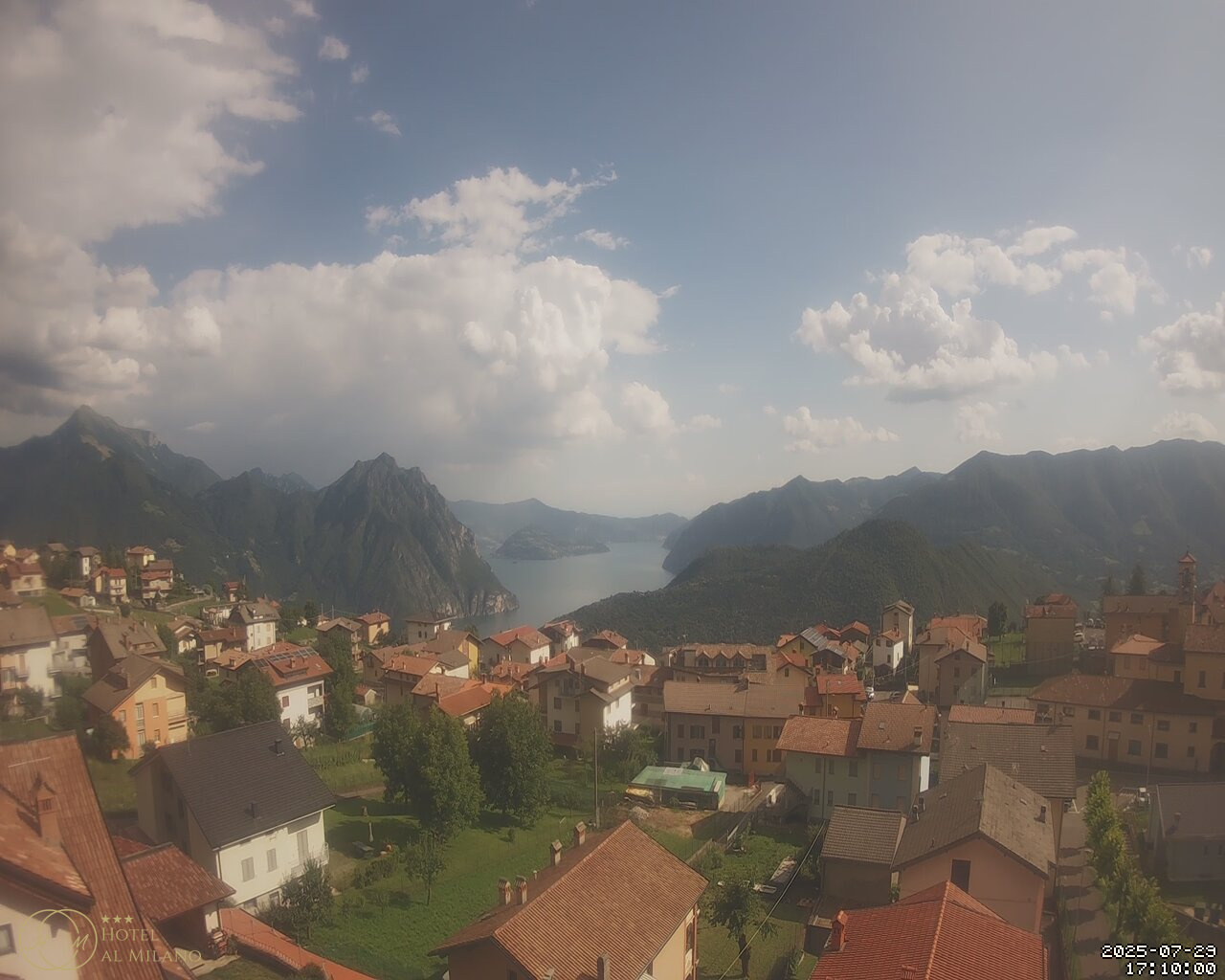 immagine della webcam nei dintorni di Gromo: webcam Bossico
