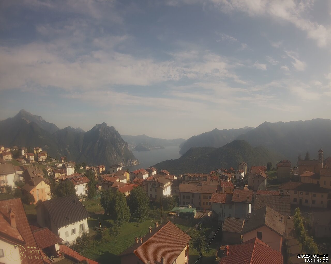 immagine della webcam nei dintorni di Costa Volpino: webcam Bossico