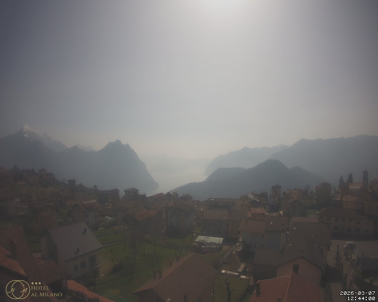 immagine della webcam nei dintorni di Costa Volpino: webcam Bossico