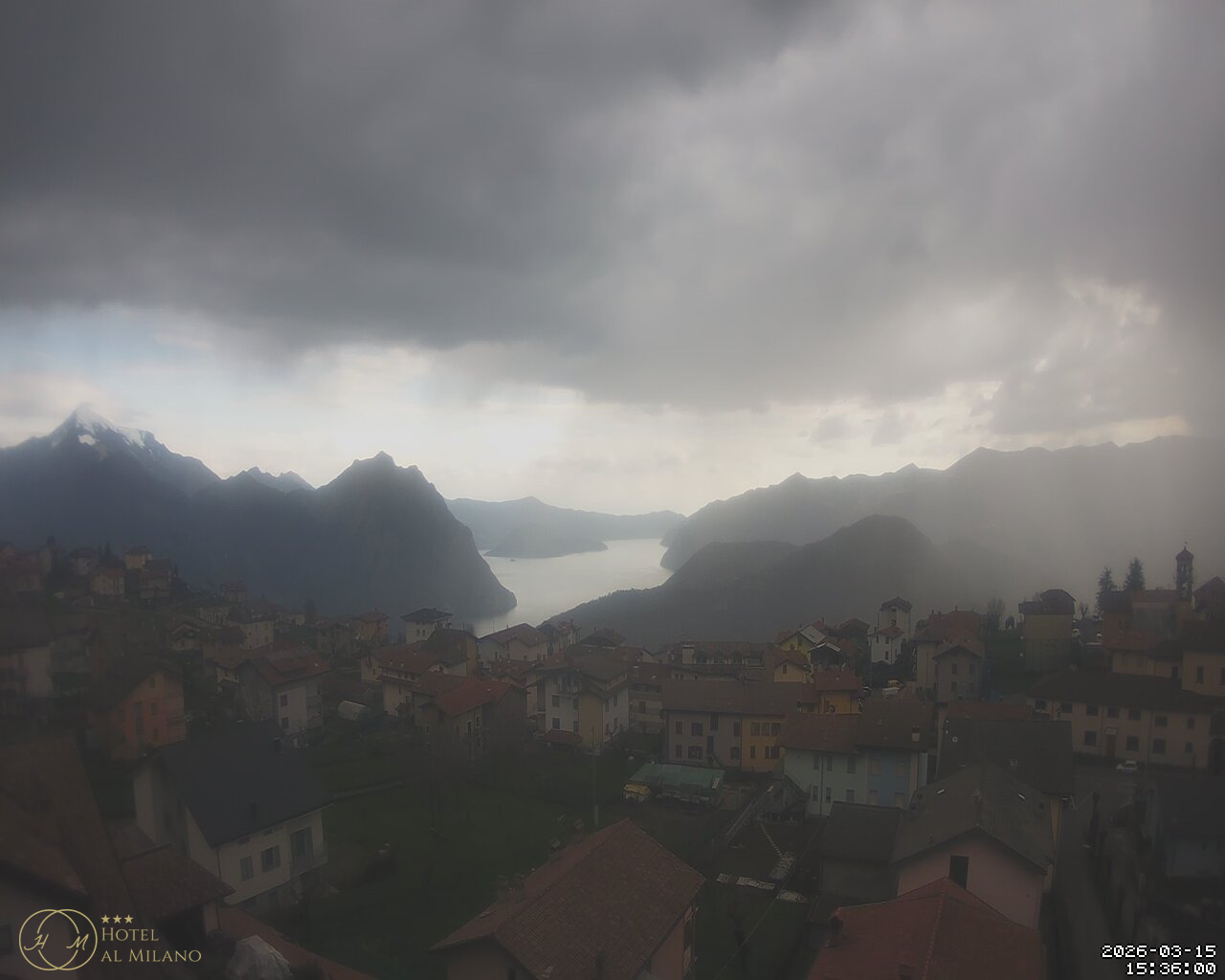 immagine della webcam nei dintorni di Tavernola Bergamasca: webcam Bossico